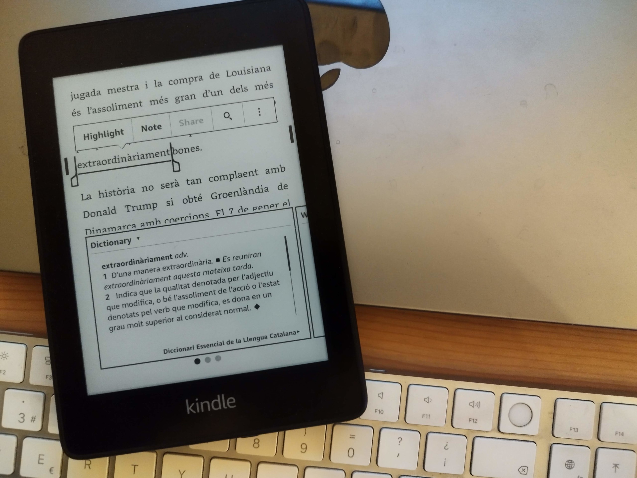 Softcatalà converteix el diccionari DEIEC al format d’Amazon Kindle